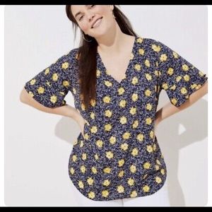 LOFT Plus Leaves Tiered Bell Sleeve Top. Navy. 22w. 24w. NWT